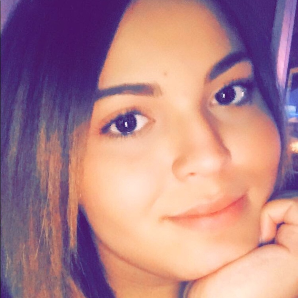 Meet your Posher, Alyssa